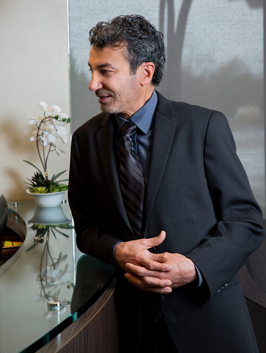 Dr. Shahriar Mabourakh Logo