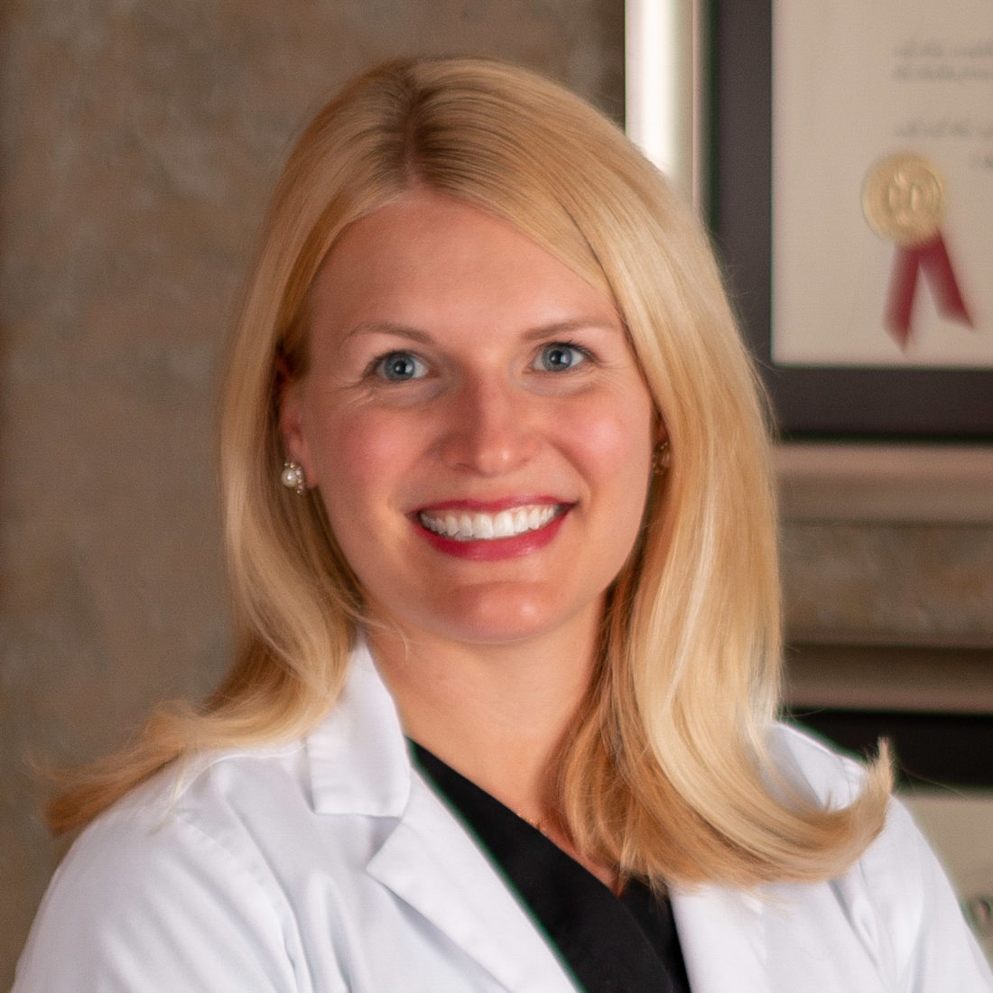 Dr. Anna Marr Logo