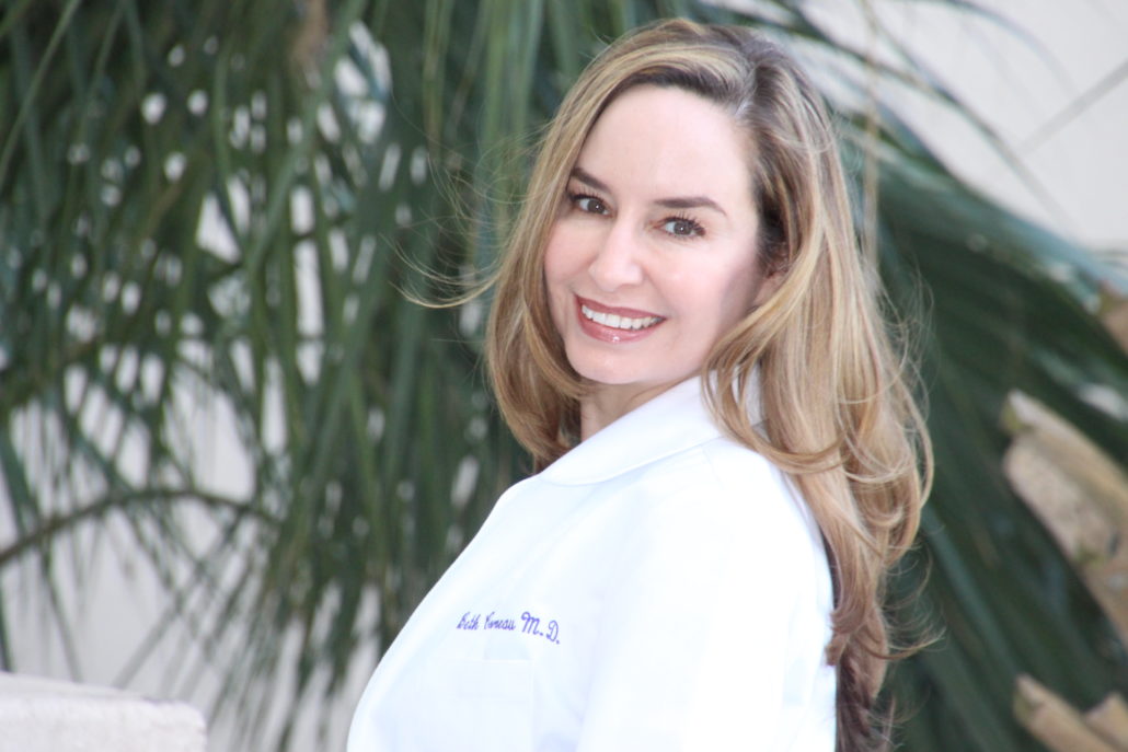 Dr. Beth Comeau Logo